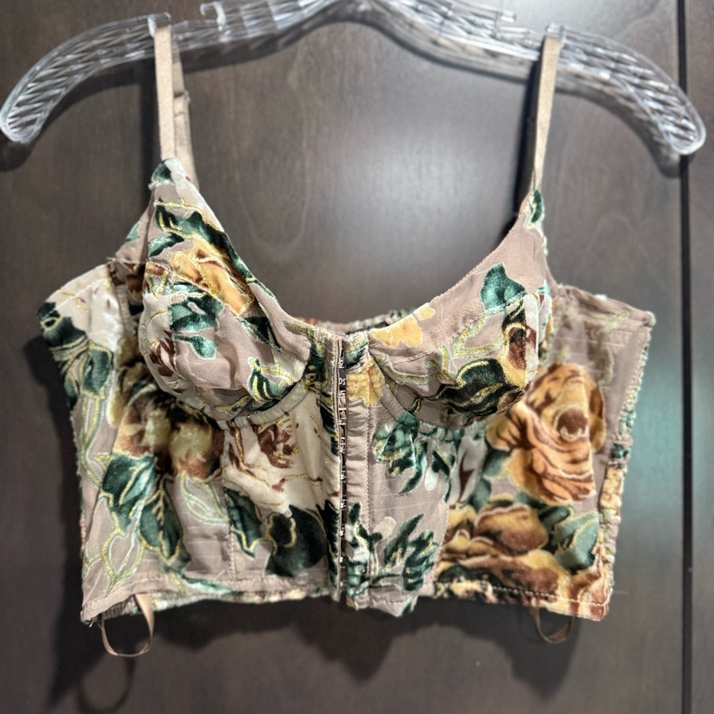 Windsor Floral Embroidered Crop Top - Tan and Green